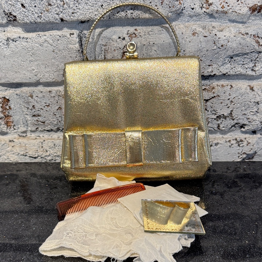 50s Elegant Gold Petite Handbag with Accessories - Picture 6 of 11